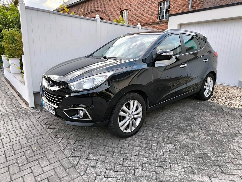 Schwarz Gebraucht 2012 Hyundai ix35 SUV | 7.999 € (Guter Preis) - Bild 1/4