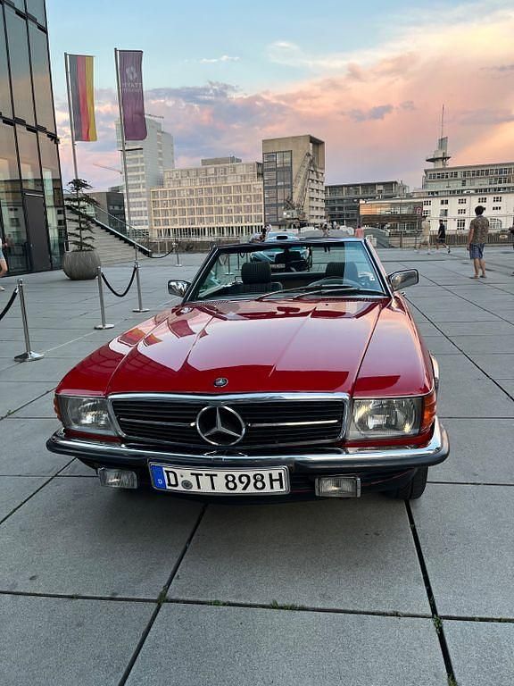 Rot Gebraucht 1982 Mercedes SL280 Cabrio | 18.500 € - Bild 1/4