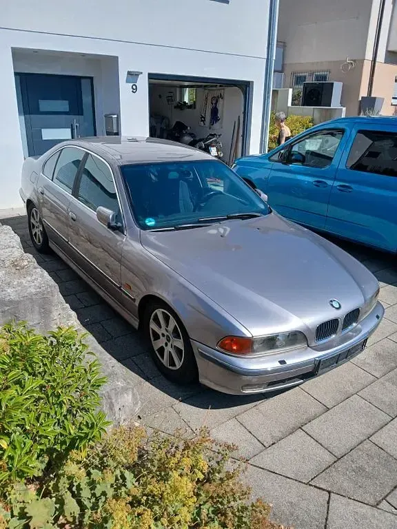 Gebraucht BMW 523 170 PS (125 kW) 1998 Silber Limousine