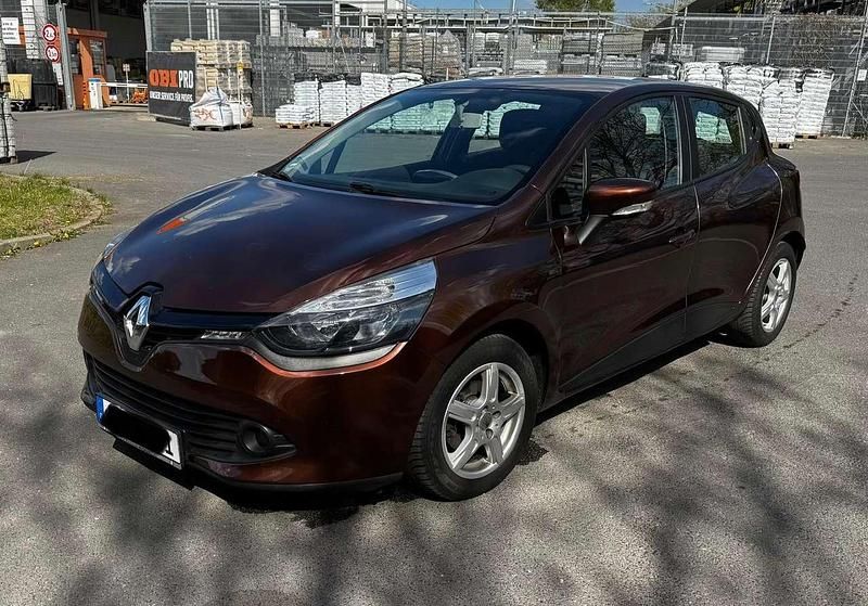 Second-hand Renault Clio IV Expression 75 CP (55 kW) 2014 Berlinǎ