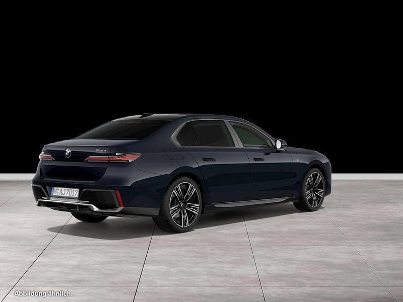 Gebraucht BMW 740 M Sport 299 PS (219 kW) 2025 Schwarz Limousine