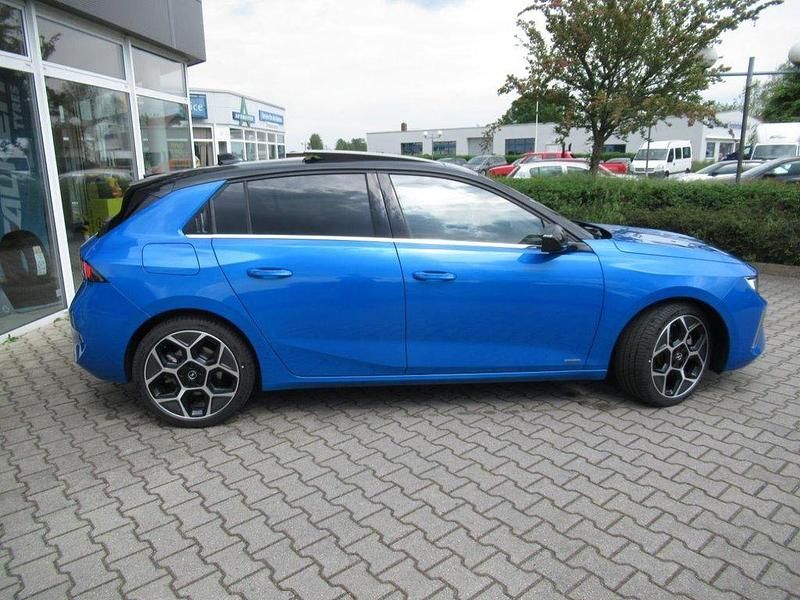 Usata Opel Astra Ultimate 181 CV (133 kW) 2022 Blu Berlina