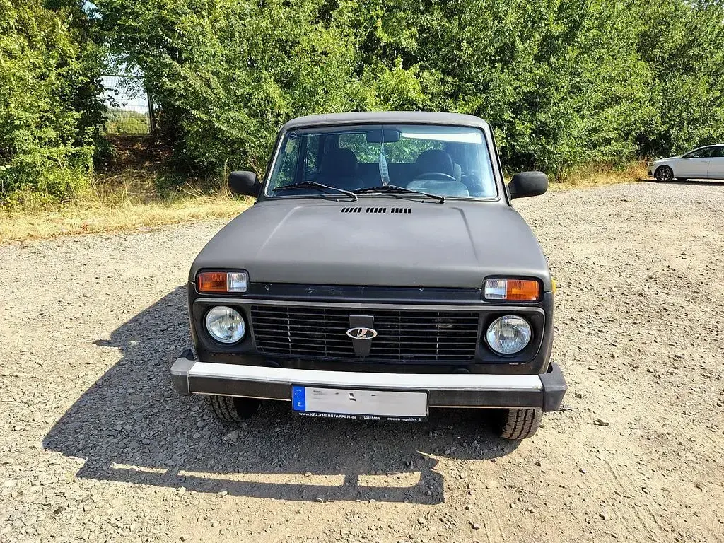 Gebraucht Lada niva 83 PS (61 kW) 2013 Andere farben SUV