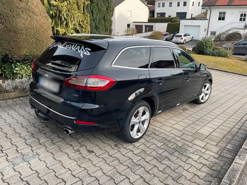 Gebraucht Ford Mondeo 200 PS (147 kW) 2012 Schwarz Kombi