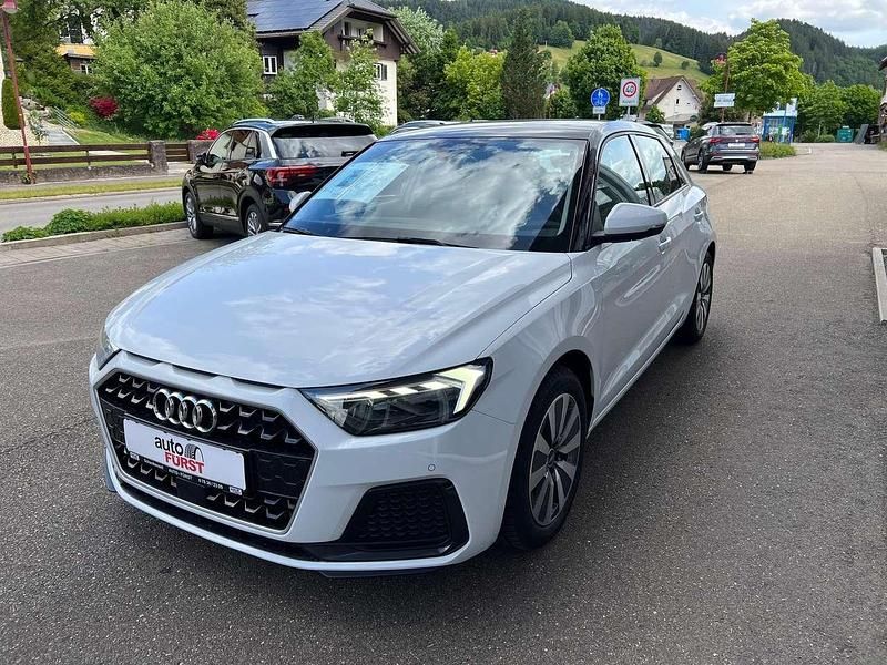 Gebraucht Audi A1 Advanced 110 PS (80 kW) 2021 Gletscherweiß metallic Kleinwagen