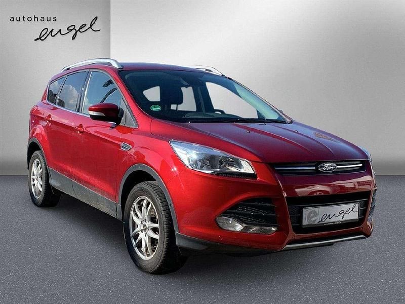 Używany Ford Kuga SYNC Edition 150 KM (110 kW) 2016 Czerwony SUV