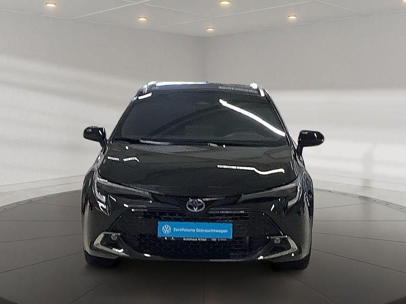 Schwarz Gebraucht 2024 Toyota Corolla Team Kombi | 29.900 € (Fairer Preis) - Bild 1/4