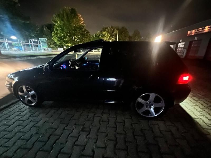 Schwarz Gebraucht 1998 VW Golf IV Limousine | 2.600 € (Etwas zu teuer) - Bild 1/4