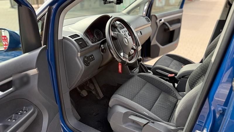 Gebraucht VW Touran 140 PS (102 kW) 2008 Blau Van / Kleinbus