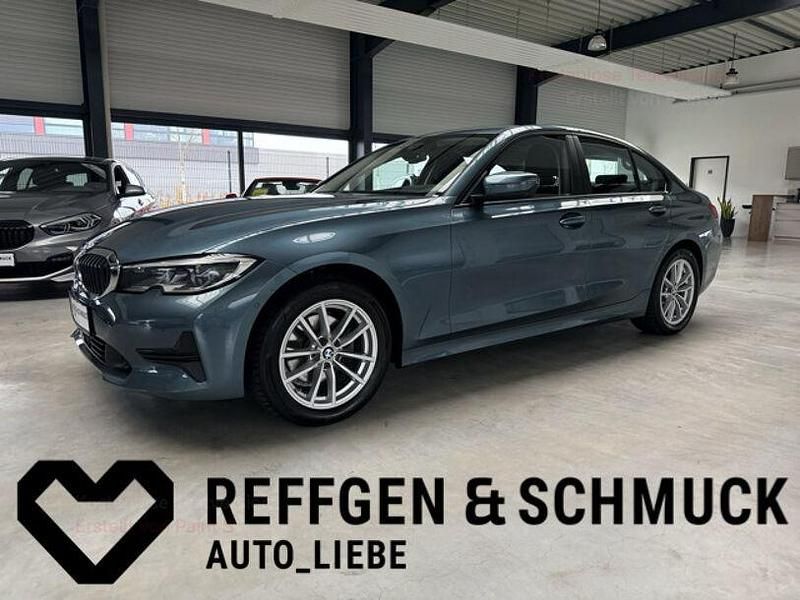 Gebraucht BMW 320 Advantage 184 PS (135 kW) 2019 Blau (metallic) Limousine