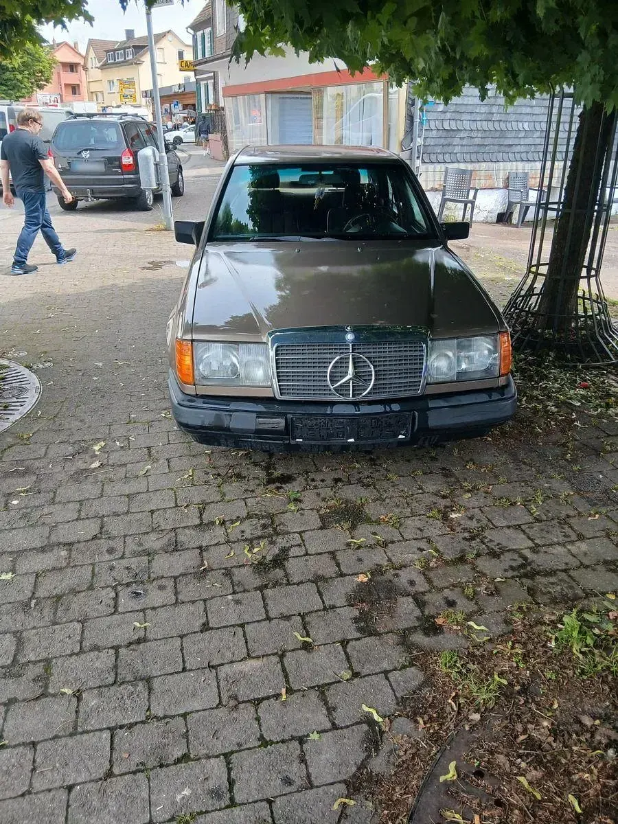 Gebraucht Mercedes 230 132 PS (97 kW) 1998 Grau Limousine