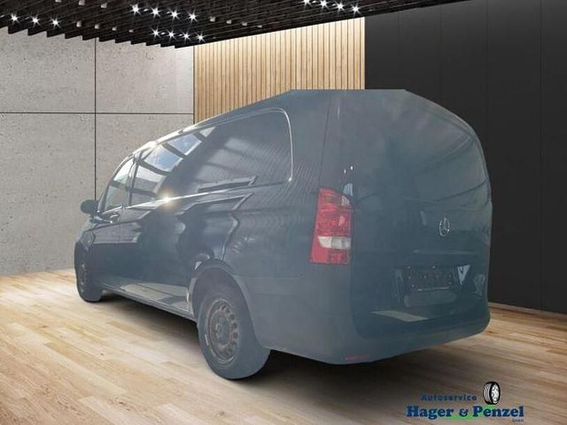 Gebraucht Mercedes Vito 174 PS (127 kW) 2019 Blau Van