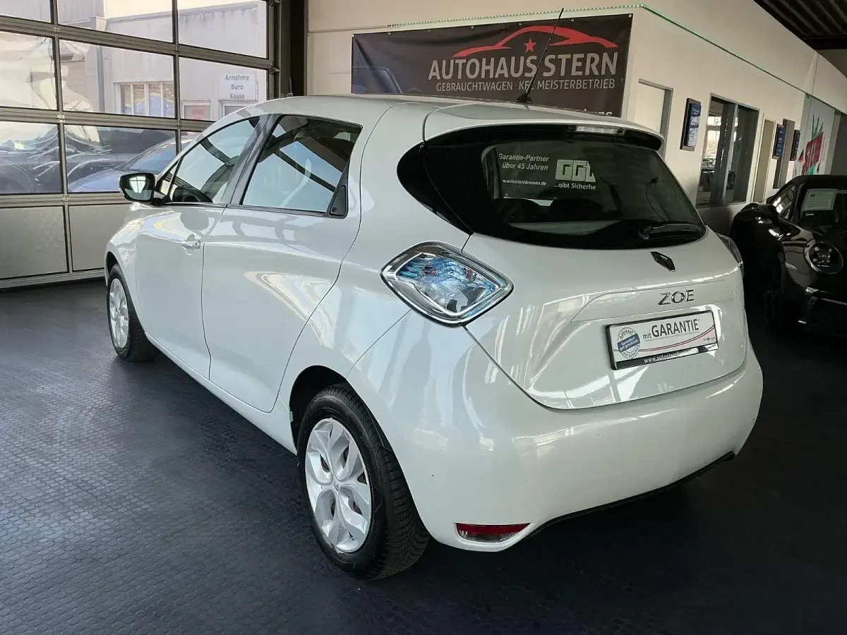 Gebraucht Renault Zoe Life 42 kW (58 PS) 2017 Weiß Kleinwagen