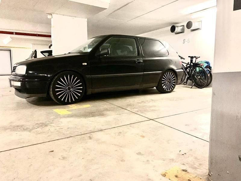 Schwarz Gebraucht 1996 VW Golf III Kleinwagen | 1.000 € - Bild 1/4