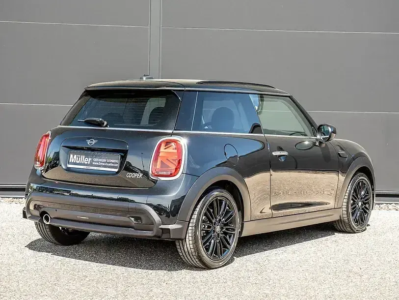 Używany Mini Cooper 136 KM (100 kW) 2022 Czarny Hatchback
