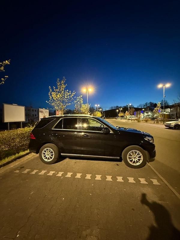 Gebraucht Mercedes GLE350 258 PS (189 kW) 2018 Schwarz SUV