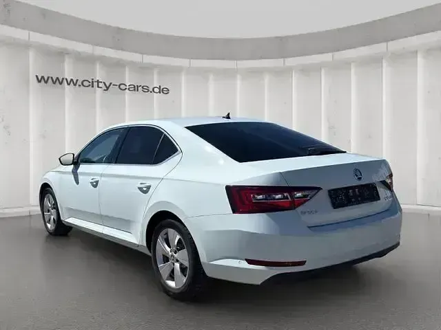 Gebraucht Skoda Superb Style 179 PS (131 kW) 2016 Weiß Limousine