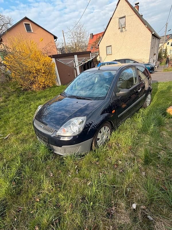 Second-hand Ford Focus 60 CP (44 kW) 2006 Albastru Hatchback
