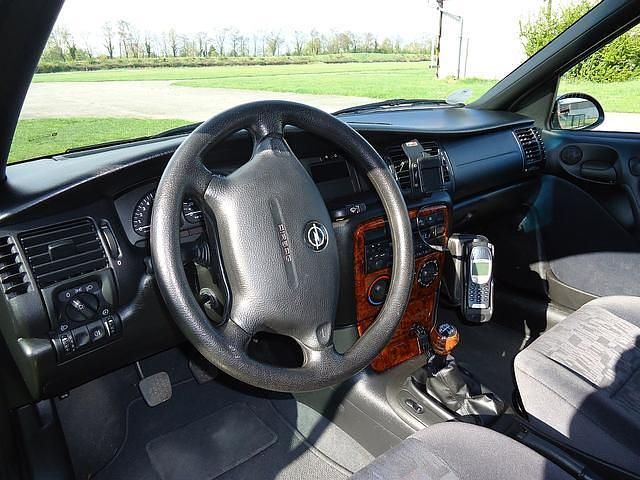 Gebraucht Opel Vectra 136 PS (100 kW) 1999 Andere farbe metallic Limousine