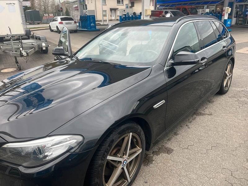 Gebraucht BMW 520 196 PS (144 kW) 2017 Schwarz Kombi