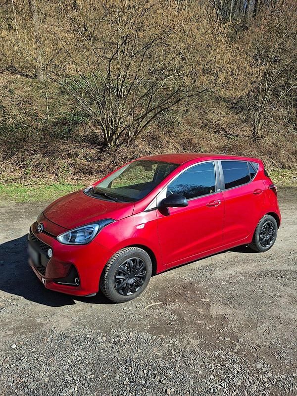 Gebraucht Hyundai i10 87 PS (63 kW) 2019 Rot Kleinwagen