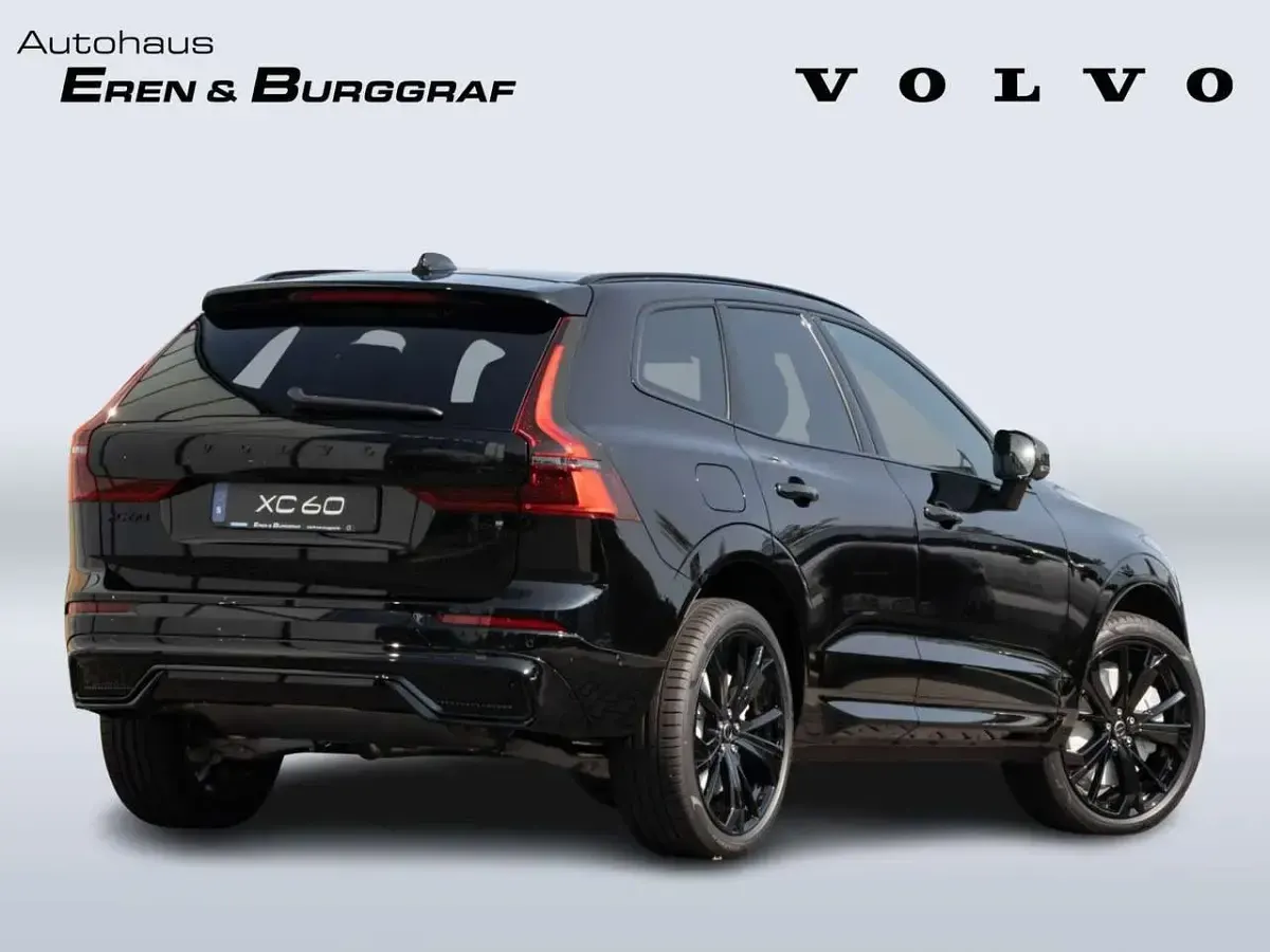 Nowe Volvo XC60 Plus 253 KM (186 kW) 2025 Czarny SUV