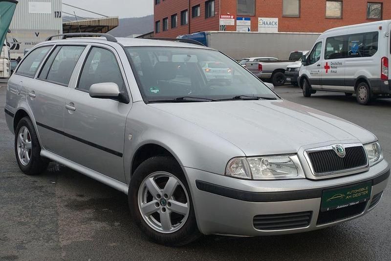 Silber Gebraucht 2007 Skoda Octavia Tour Kombi | 2.990 € (Fairer Preis) - Bild 1/4
