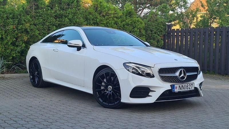 Gebraucht Mercedes E450 367 PS (269 kW) 2019 Weiß Coupé