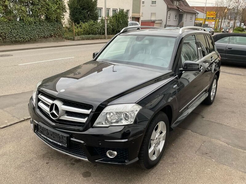 Schwarz Gebraucht 2011 Mercedes GLK220 SUV | 12.900 € (Fairer Preis) - Bild 1/4