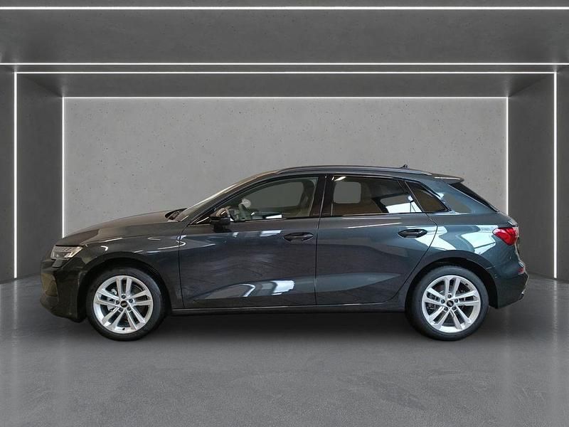Neu Audi A3 Advanced 150 PS (110 kW) 2025 Grau Limousine