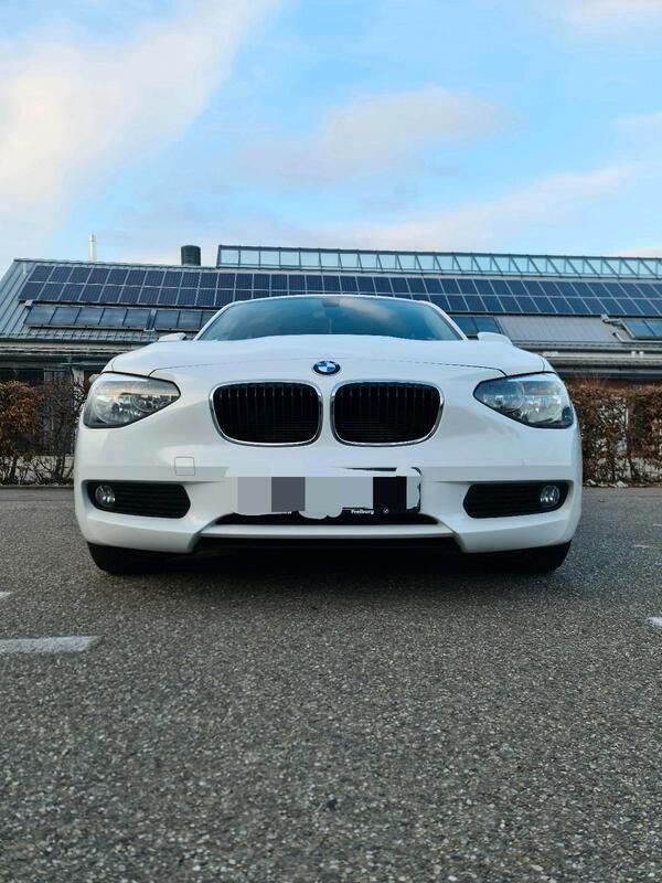 Weiß Gebraucht 2013 BMW 116 Kleinwagen | 10.500 € (Etwas zu teuer) - Bild 1/4