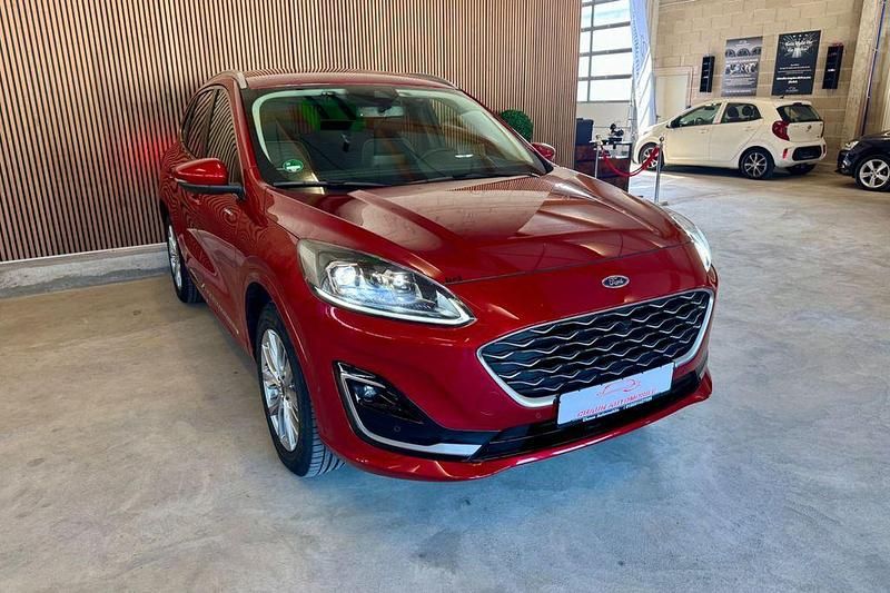 Gebraucht Ford Kuga Vignale 152 PS (111 kW) 2023 Lucidrot metallic SUV