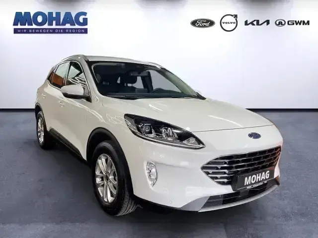 Używany Ford Kuga Titanium 225 KM (165 kW) 2022 Biały SUV