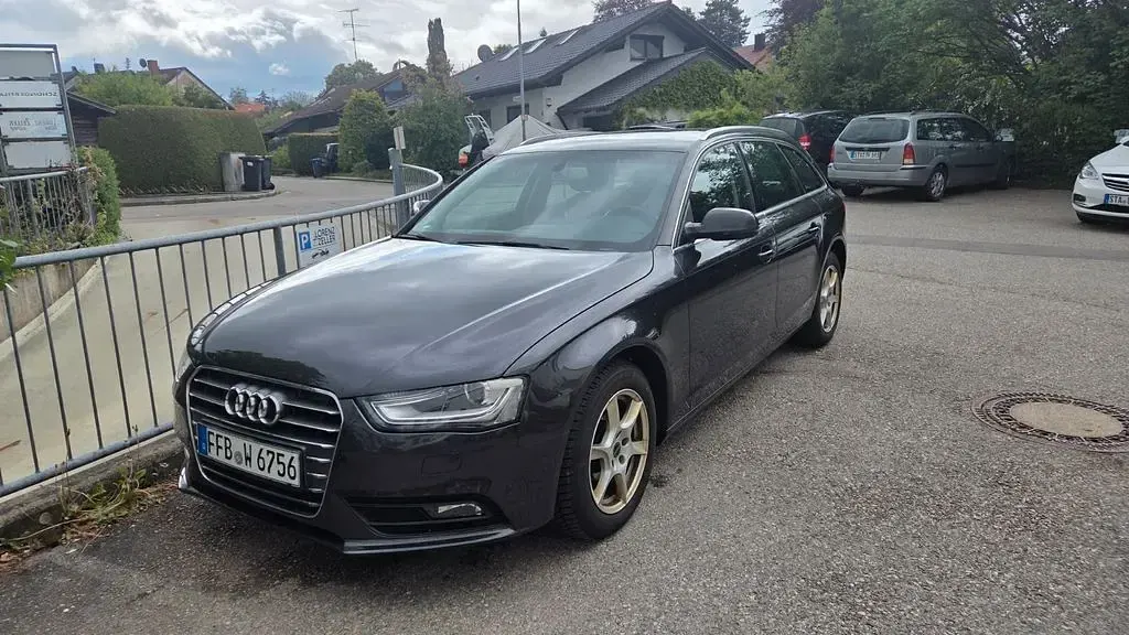Gebraucht Audi A4 Attraction 170 PS (125 kW) 2012 Grau Kombi