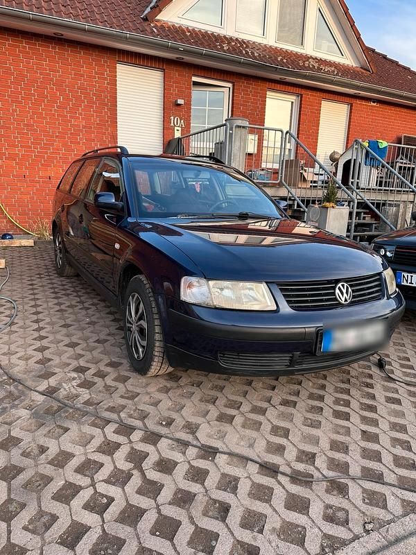 Blau Gebraucht 1998 VW Passat Kombi | 1.777 € (Teuer) - Bild 1/4