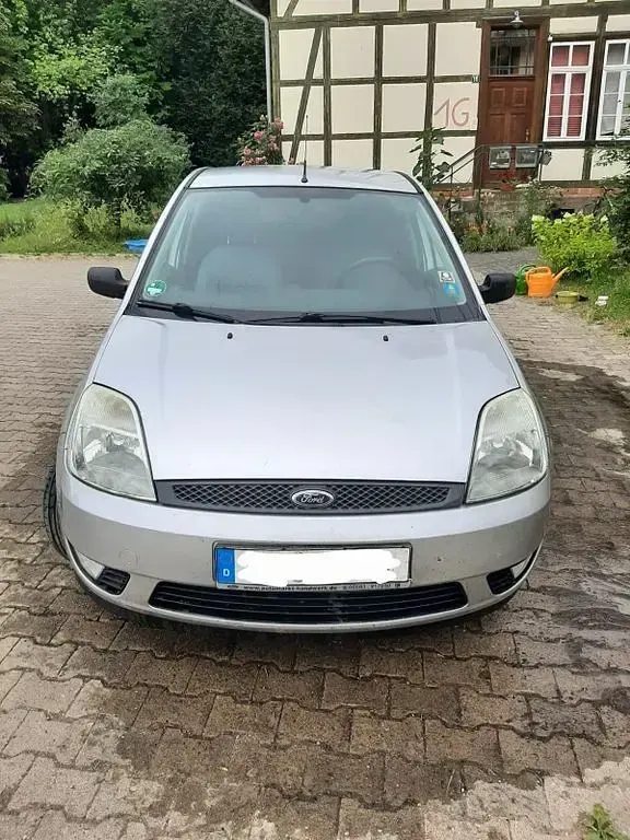 Gebraucht Ford Fiesta 80 PS (58 kW) 2005 Silber Kleinwagen