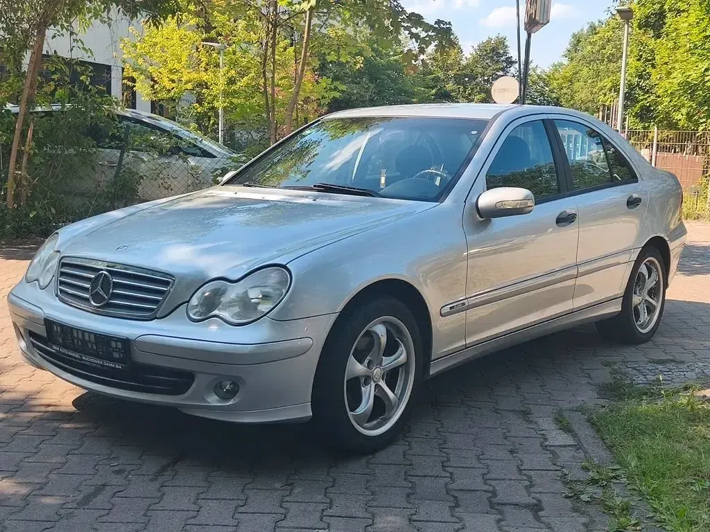 Gebraucht Mercedes C180 143 PS (105 kW) 2004 Silber Limousine