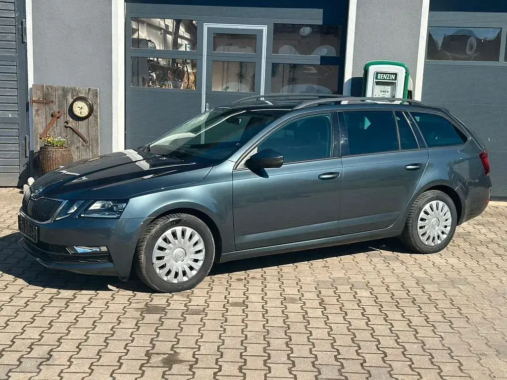 Gebraucht Skoda Octavia Tour 150 PS (110 kW) 2020 Grau Kombi