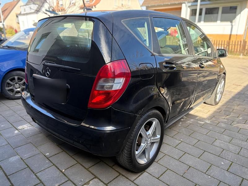 Gebraucht Mercedes A160 93 PS (68 kW) 2010 Schwarz Kleinwagen