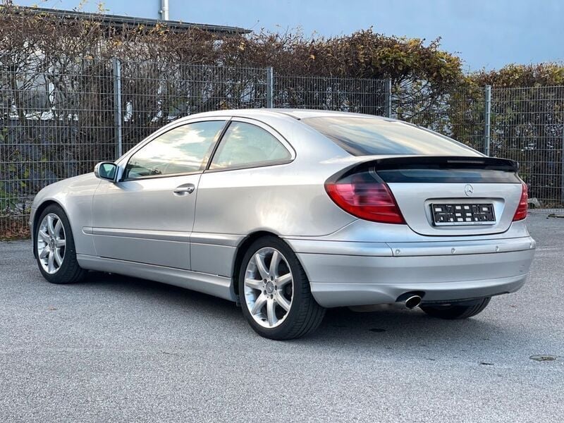 Gebraucht Mercedes CL230 197 PS (144 kW) 2001 Silber Coupé