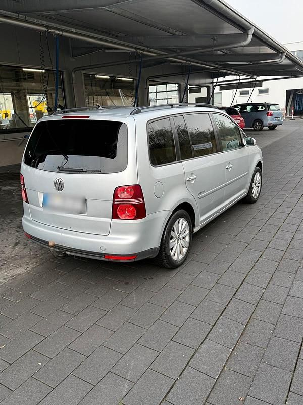 Gebraucht VW Touran 140 PS (102 kW) 2008 Silber Van / Kleinbus