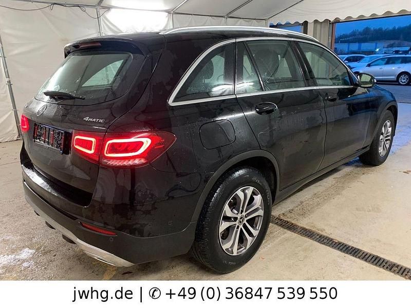 Gebraucht Mercedes GLC220 194 PS (142 kW) 2022 Schwarz SUV