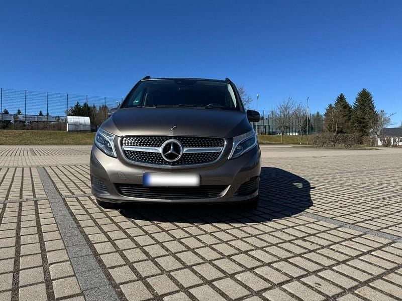 Gebraucht Mercedes V250 Avantgarde 190 PS (139 kW) 2017 Grau Van / Kleinbus