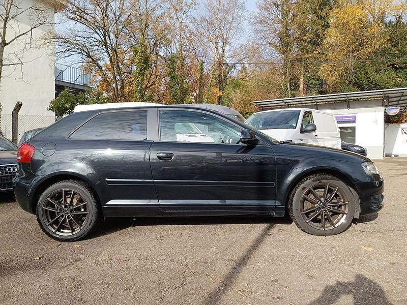 Gebraucht Audi A3 Attraction 105 PS (77 kW) 2010 Phantomschwarz Limousine