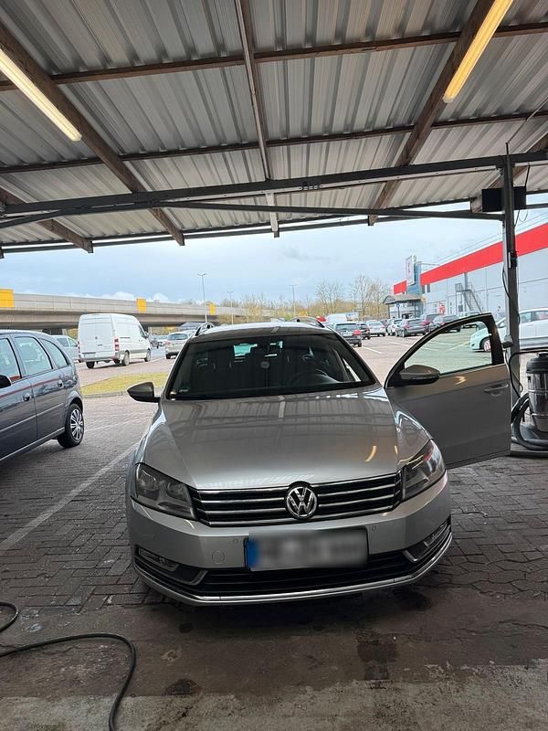 Usata VW Passat 122 CV (89 kW) 2011 Argento Station wagon