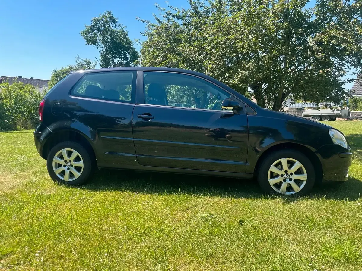Gebraucht VW Polo 54 PS (39 kW) 2005 Schwarz Kleinwagen