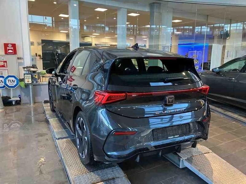 Gebraucht Cupra Born e-Boost 169 kW (231 PS) 2022 Quasargrau Kleinwagen