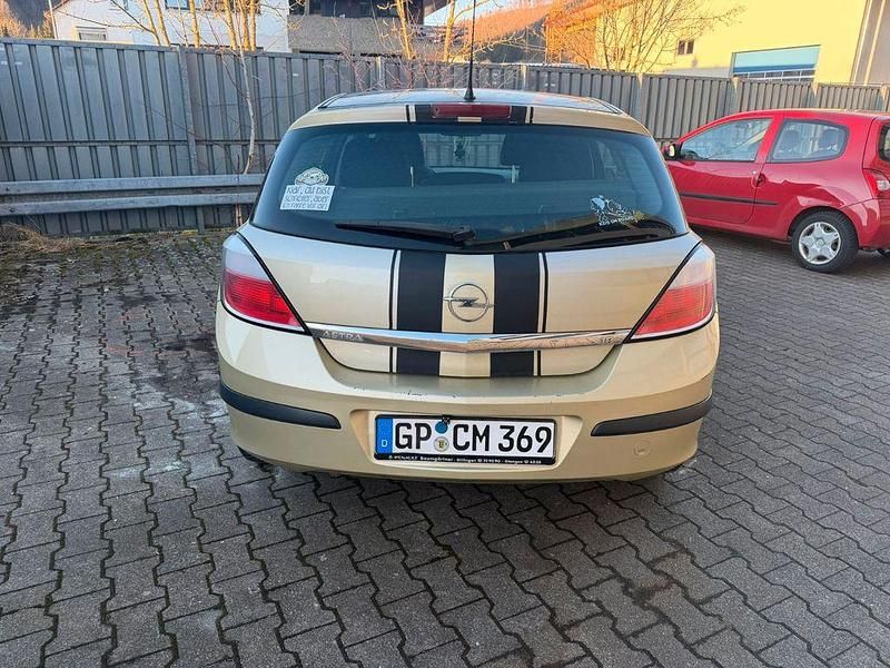 Gebraucht Opel Astra Cosmo 125 PS (91 kW) 2005 Gold Limousine