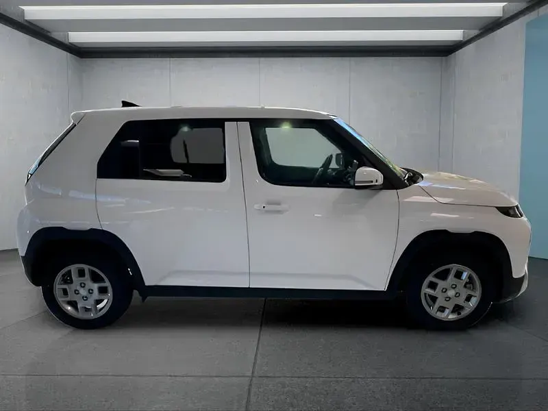 Gebraucht Hyundai Inster 71 kW (97 PS) 2025 Weiß Kleinwagen