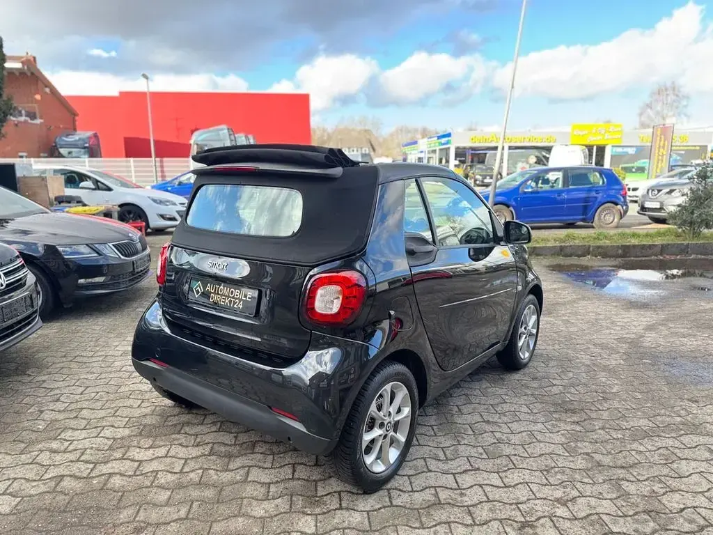 Gebraucht Smart ForTwo Cabrio 90 PS (66 kW) 2019 Schwarz Cabrio